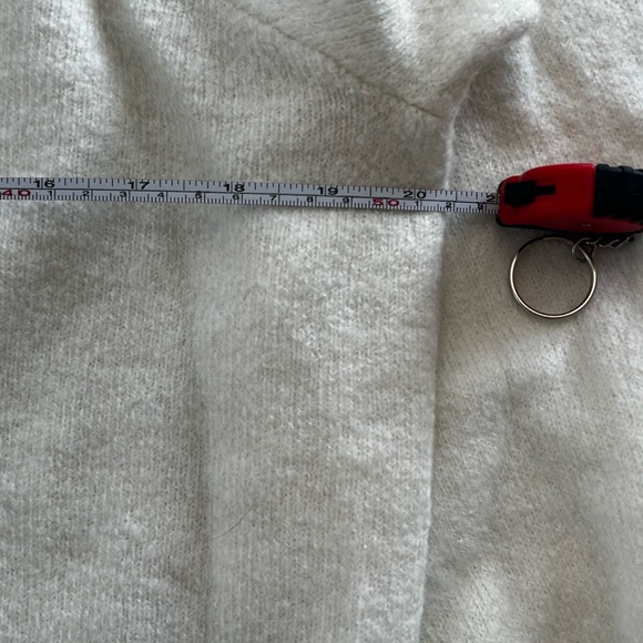 Off the shoulder white sweater - Picture 4 of 9